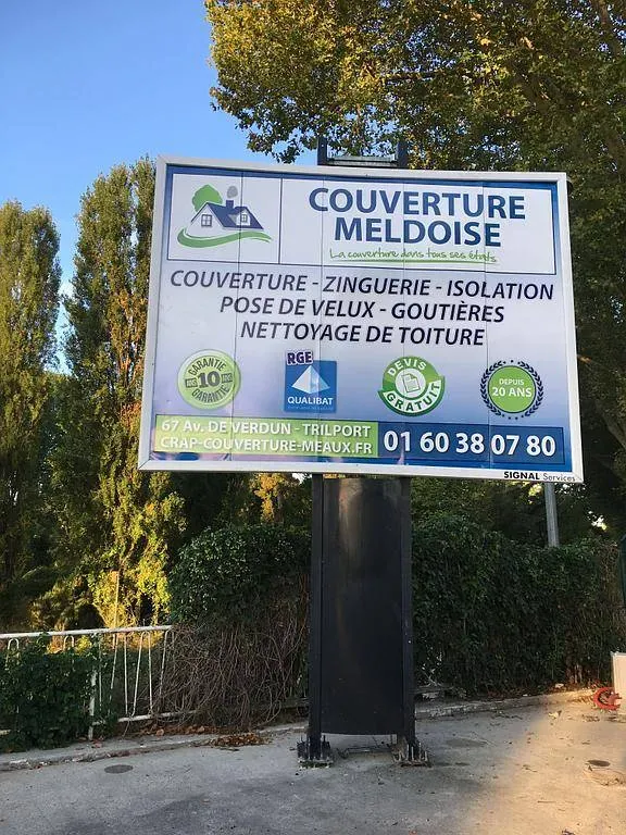 Signalétique extérieure près de Wissous